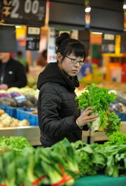 食用農(nóng)產(chǎn)品批發(fā)價(jià)格連續(xù)六周下降，市場(chǎng)供應(yīng)充足促消費(fèi)回暖